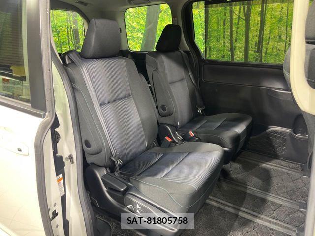 Toyota NOAH 2016-07 8830803-8