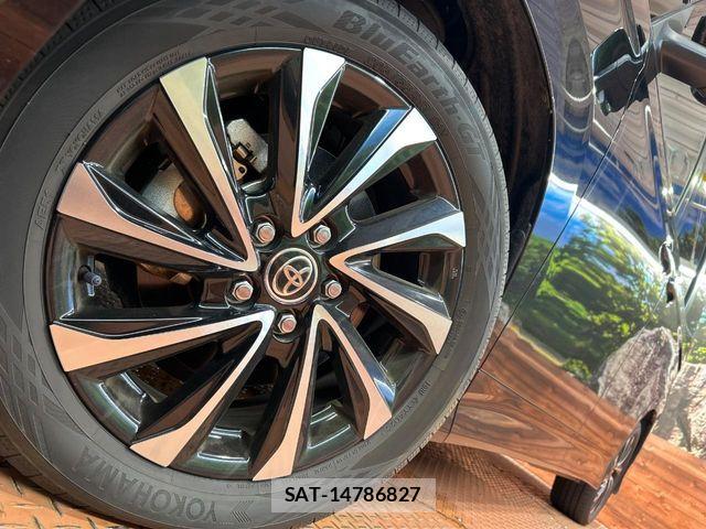 Toyota NOAH 2022-10 8830798-13