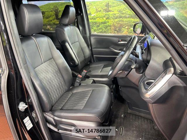 Toyota NOAH 2022-10 8830798-7
