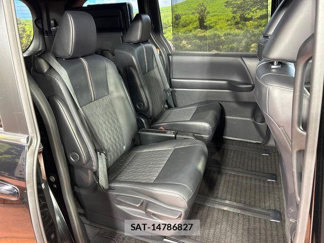 Toyota NOAH 2022-10 8830798-8