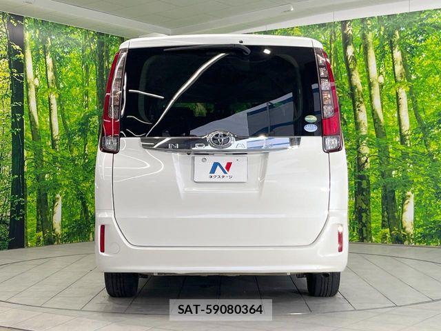Toyota NOAH 2016-09 8830805-15