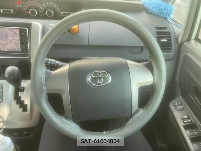 Toyota NOAH 2009-11 8830807-15