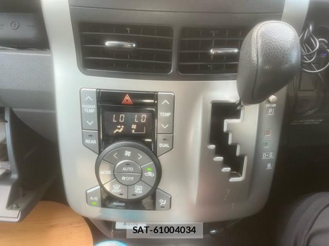Toyota NOAH 2009-11 8830807-20