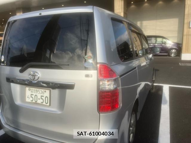 Toyota NOAH 2009-11 8830807-5