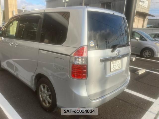 Toyota NOAH 2009-11 8830807-6
