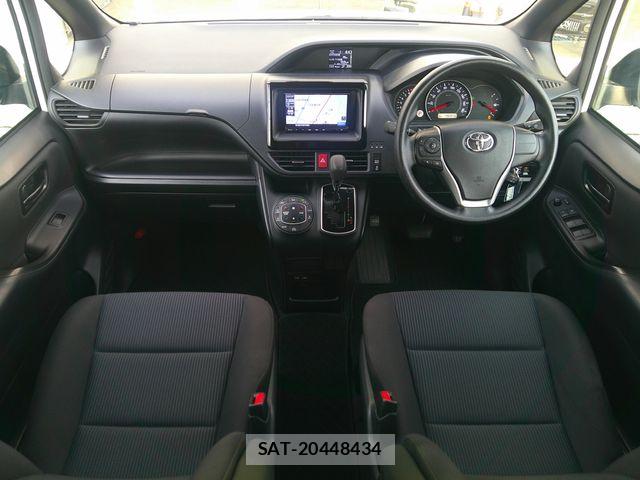 Toyota NOAH 2020-08 8830802-1