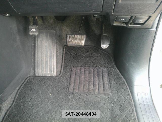 Toyota NOAH 2020-08 8830802-23