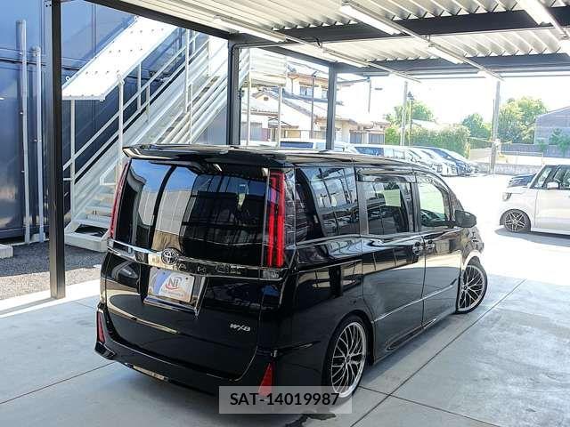 Toyota NOAH 2018-12 8830801-7