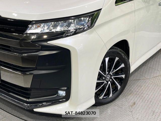 Toyota NOAH 2025-02 8830797-11