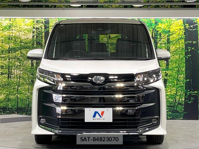 Toyota NOAH 2025-02 8830797-13