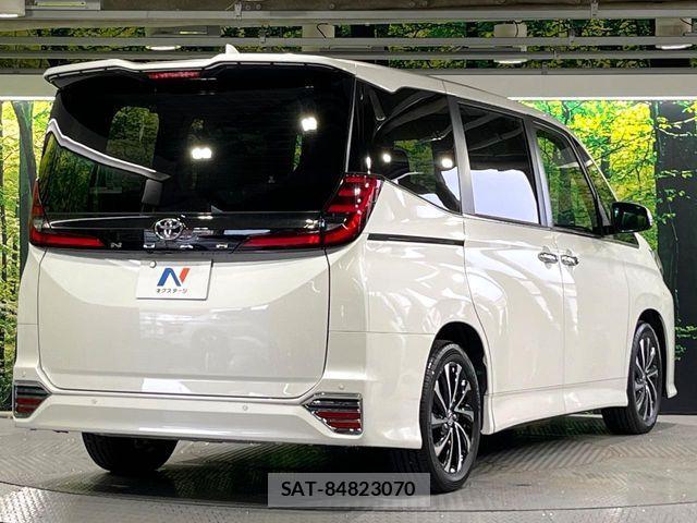 Toyota NOAH 2025-02 8830797-16