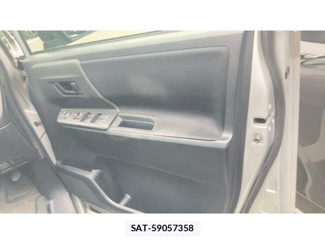 Toyota NOAH 2012-05 8830806-10