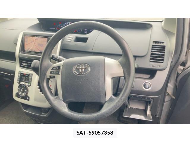 Toyota NOAH 2012-05 8830806-12