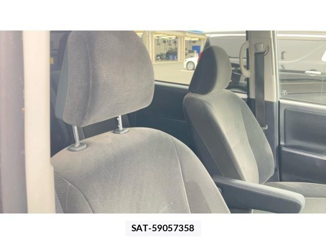 Toyota NOAH 2012-05 8830806-16