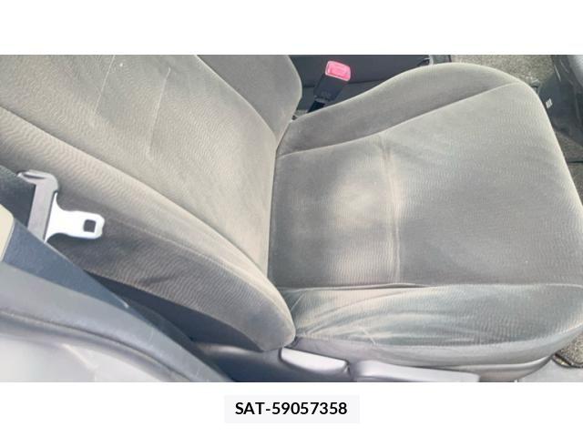 Toyota NOAH 2012-05 8830806-17