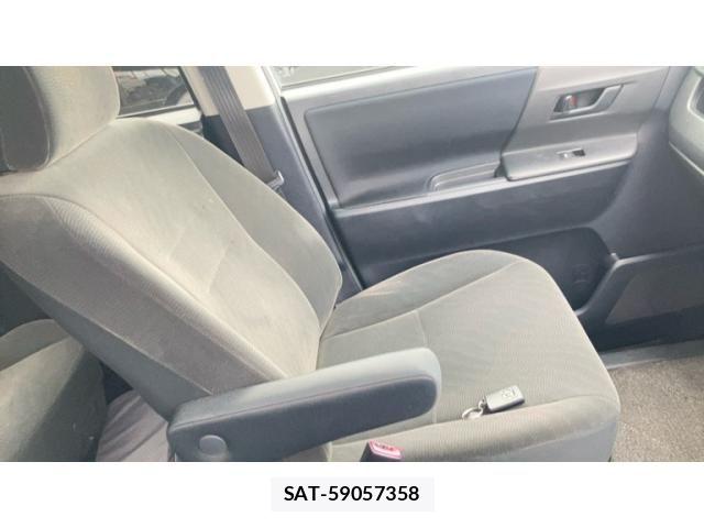 Toyota NOAH 2012-05 8830806-18
