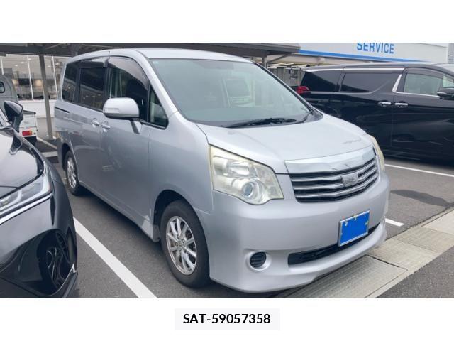Toyota NOAH 2012-05 8830806-1
