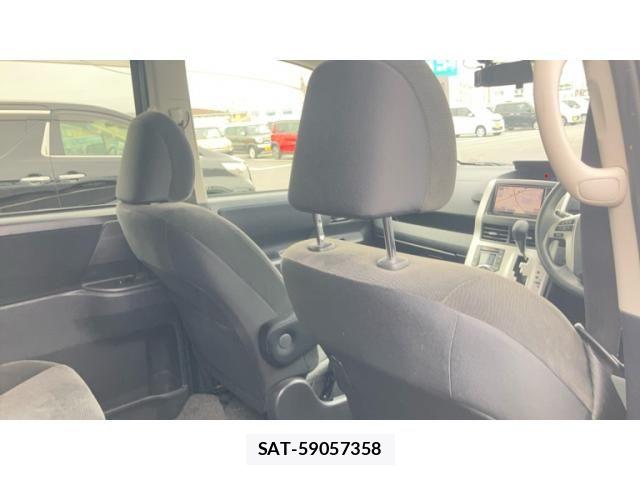 Toyota NOAH 2012-05 8830806-21