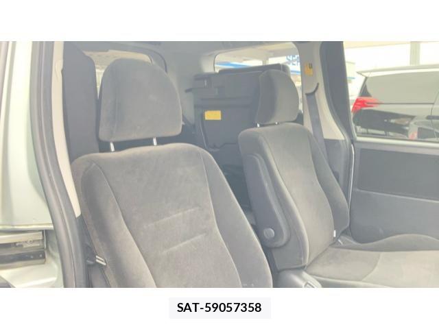 Toyota NOAH 2012-05 8830806-22