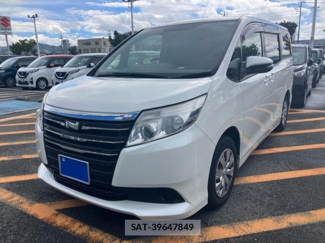 Toyota NOAH 2015-09 8830804-0