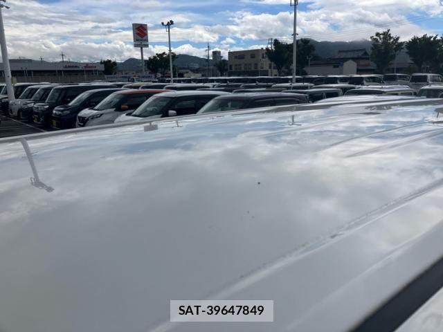 Toyota NOAH 2015-09 8830804-11