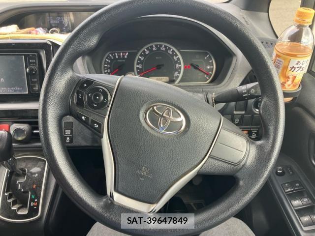 Toyota NOAH 2015-09 8830804-16