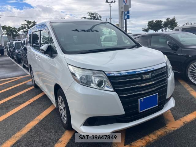 Toyota NOAH 2015-09 8830804-1