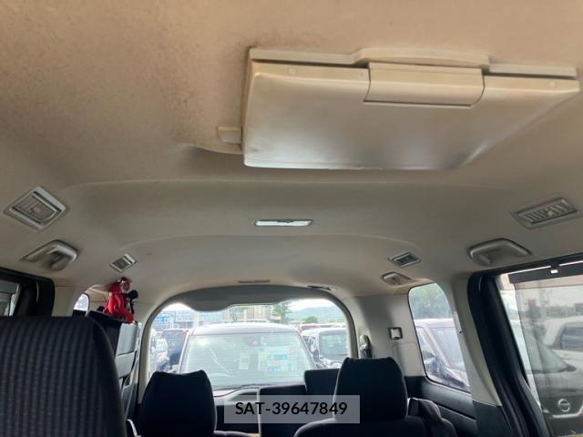 Toyota NOAH 2015-09 8830804-21