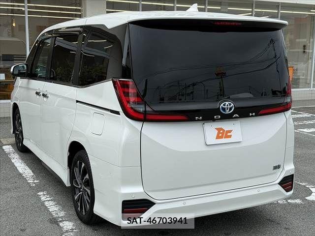 Toyota NOAH 2024-01 8849340-14