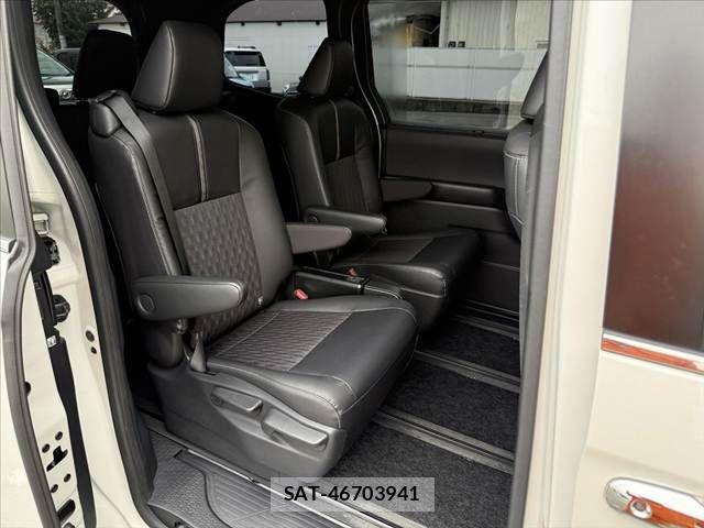 Toyota NOAH 2024-01 8849340-17