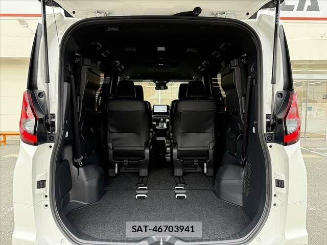 Toyota NOAH 2024-01 8849340-22