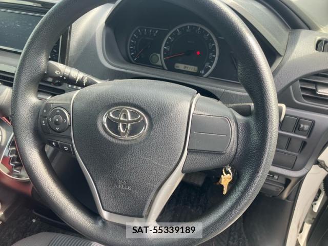 Toyota NOAH 2017-01 8850158-14