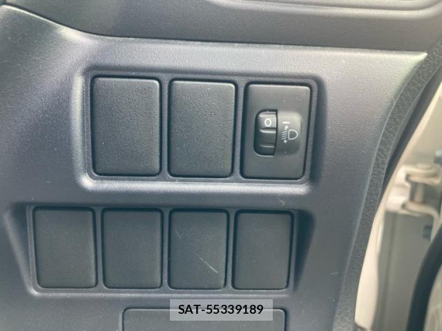 Toyota NOAH 2017-01 8850158-16