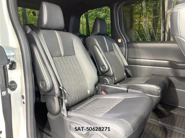 Toyota NOAH 2024-06 8849051-8
