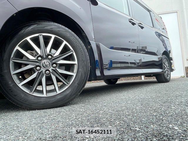 Toyota NOAH 2016-06 8850156-12