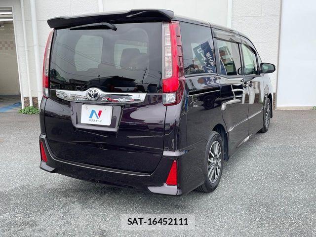 Toyota NOAH 2016-06 8850156-15