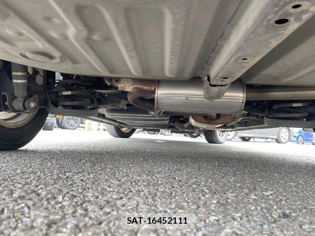 Toyota NOAH 2016-06 8850156-17
