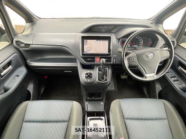 Toyota NOAH 2016-06 8850156-1