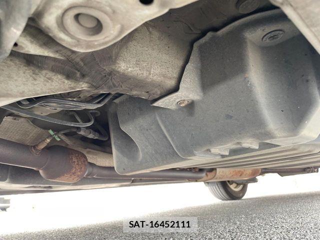 Toyota NOAH 2016-06 8850156-19