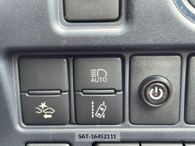 Toyota NOAH 2016-06 8850156-5