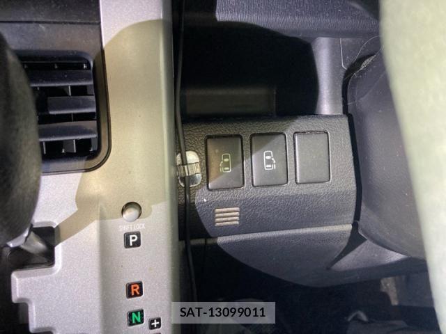 Toyota NOAH 2012-10 8850160-18