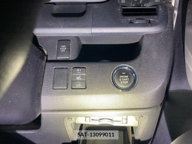 Toyota NOAH 2012-10 8850160-20