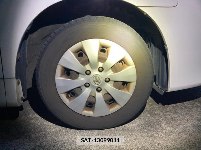 Toyota NOAH 2012-10 8850160-3