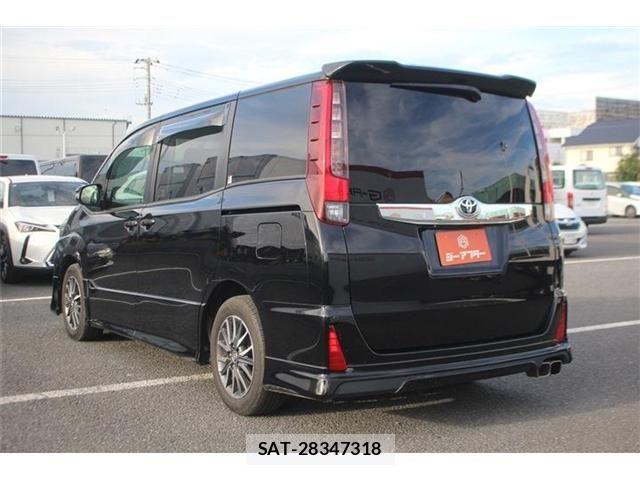 Toyota NOAH 2014-09 8849342-13