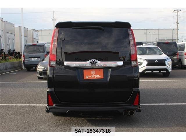 Toyota NOAH 2014-09 8849342-14