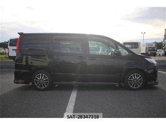 Toyota NOAH 2014-09 8849342-16