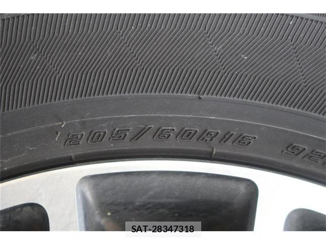 Toyota NOAH 2014-09 8849342-21