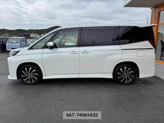 Toyota NOAH 2023-10 8850150-11