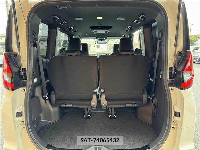Toyota NOAH 2023-10 8850150-19