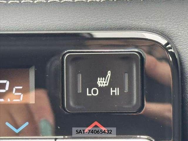 Toyota NOAH 2023-10 8850150-24